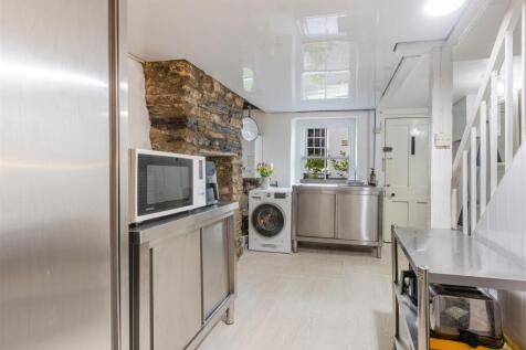 A10 - 37 Crowthers Hill Dartmouth - 250130.jpg