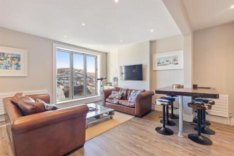A14 - 44 Above Town Dartmouth - 250130.jpg