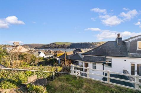 A05 - 44 Above Town Dartmouth - 250130.jpg