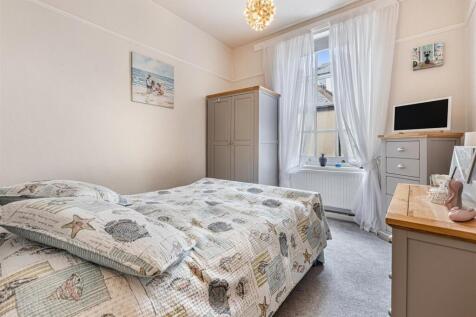 A08 - 18 Fairfax Place Dartmouth, Flat 1 - 250207.