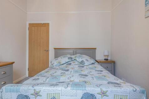 A09 - 18 Fairfax Place Dartmouth, Flat 1 - 250207.