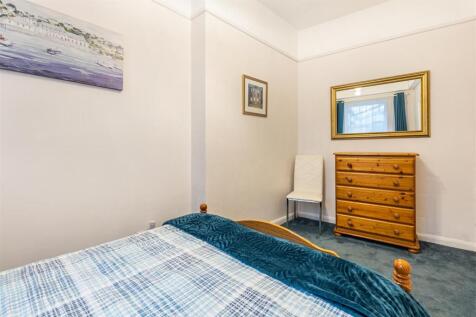 A12 - Flat 2 Dartview 38 Newcomen Road Dartmouth -
