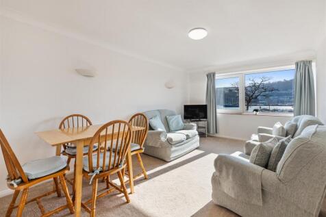 A04 - 4 Mayflower Court, Dartmouth, North Embankme