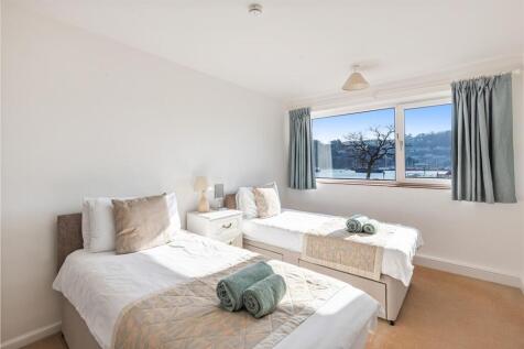 A09 - 4 Mayflower Court, Dartmouth, North Embankme