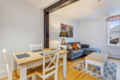 A06 - 24 Foss Street Dartmouth - 241213.jpg
