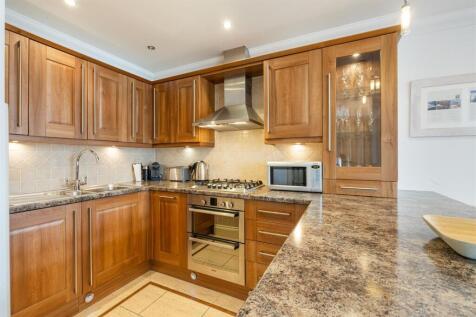 A10 - Embankment House Dartmouth, Flat 2 - 240411.