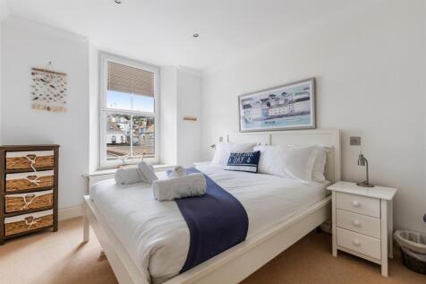 2 - Embankment House Revisit.jpg