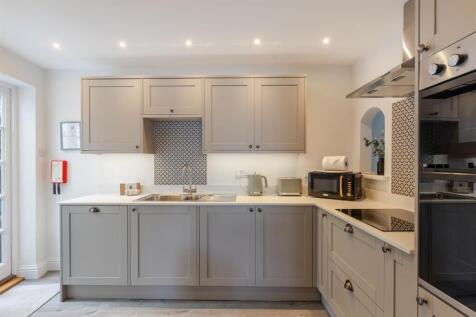 A13 - 28245 Ferryview Castle House, Dartmouth, Sou