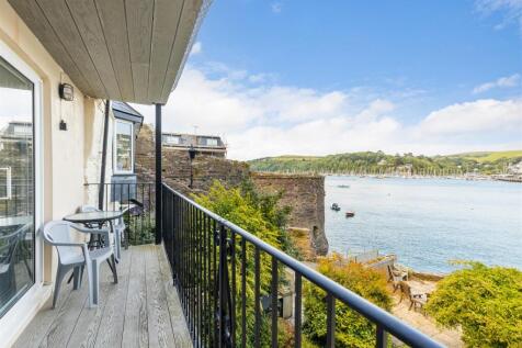 A04 - 28245 Ferryview Castle House, Dartmouth, Sou