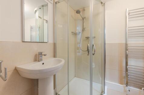 A20 - 28245 Ferryview Castle House, Dartmouth, Sou