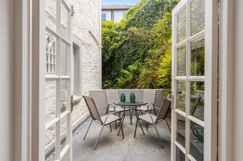 A07 - 28245 Ferryview Castle House, Dartmouth, Sou