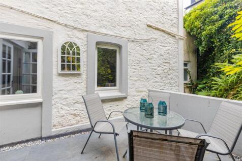 A08 - 28245 Ferryview Castle House, Dartmouth, Sou