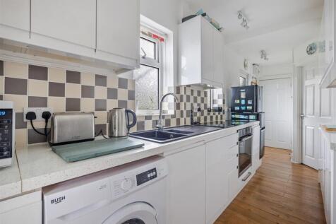 A07 - Ground Floor Flat 23 Church Road Dartmouth -