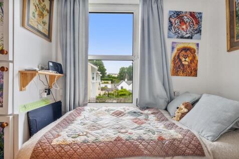A04 - Ground Floor Flat 23 Church Road Dartmouth -