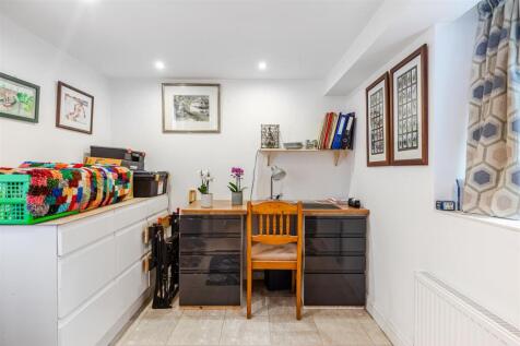 A15 - Ground Floor Flat 23 Church Road Dartmouth -