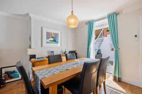 A13 - 43 Sandquay Road Dartmouth - 250617.jpg