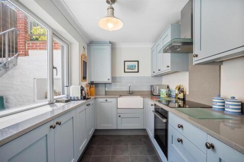 A15 - 43 Sandquay Road Dartmouth - 250617.jpg