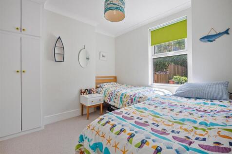 A16 - 43 Sandquay Road Dartmouth - 250617.jpg