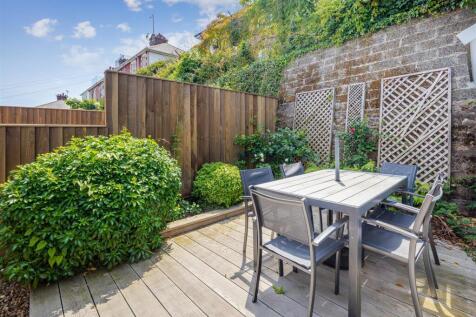 A09 - 43 Sandquay Road Dartmouth - 250617.jpg