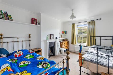 17 Bedroom 2 16 Fairview Road, Dartmouth - 240821.