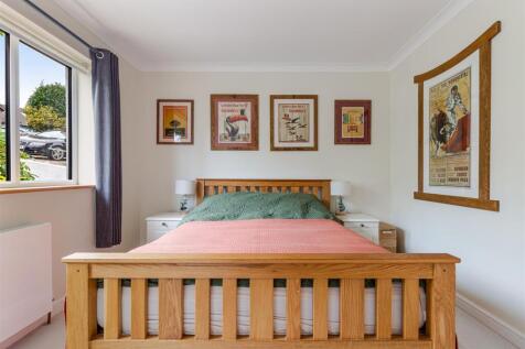 A22 - 25 Church Road Dartmouth - 251014.jpg