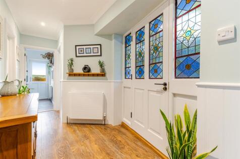 A25 - 25 Church Road Dartmouth - 251014.jpg