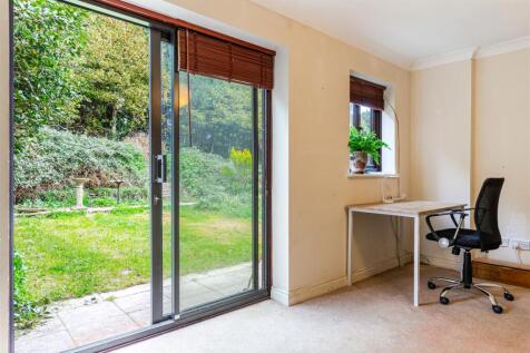 A16 - 64 Seymour Drive Dartmouth - 251010.jpg