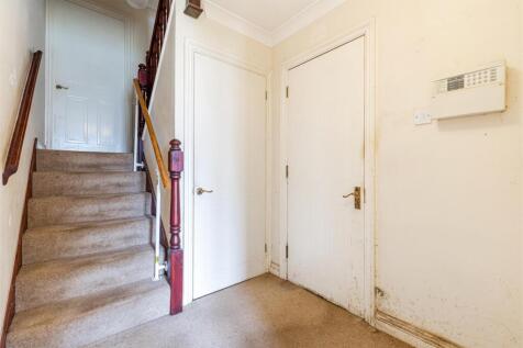 A22 - 64 Seymour Drive Dartmouth - 251010.jpg