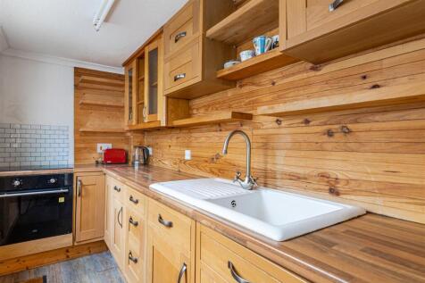 A17 - 27 Newcomen Road, Dartmouth - 251028.jpg