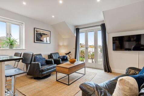 A13 - 6 Endsleigh Court, Stoke Fleming - 251111.jp