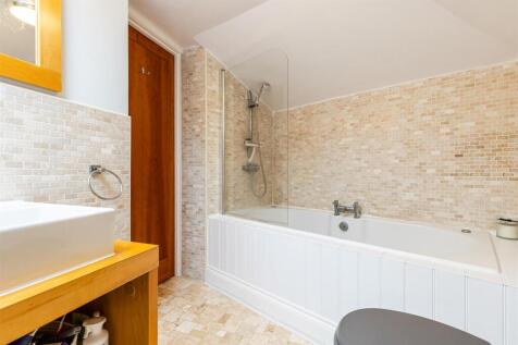 A18 - 6 Endsleigh Court, Stoke Fleming - 251111.jp