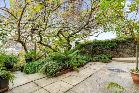 A06 - 18 South Ford Road Dartmouth - 251112.jpg