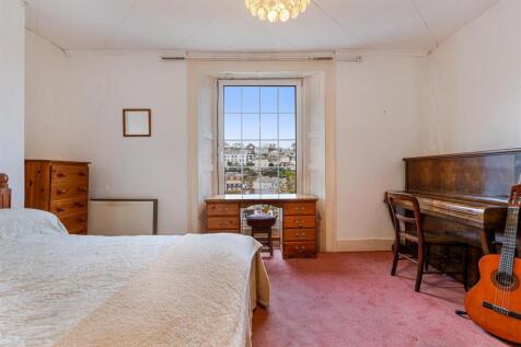 A16 - 18 South Ford Road Dartmouth - 251112.jpg