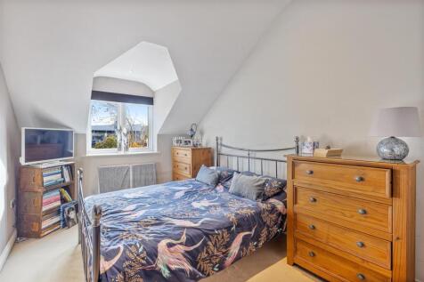 A15 - 7 Oakwood Close Dartmouth - 251118.jpg