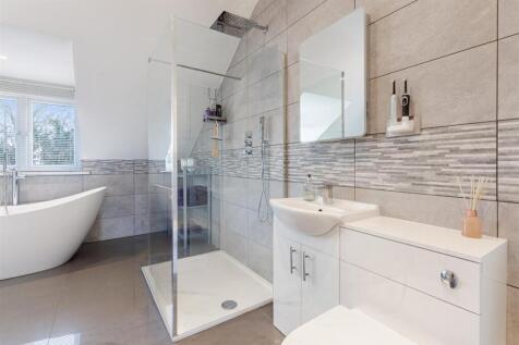 A19 - 7 Oakwood Close Dartmouth - 251118.jpg