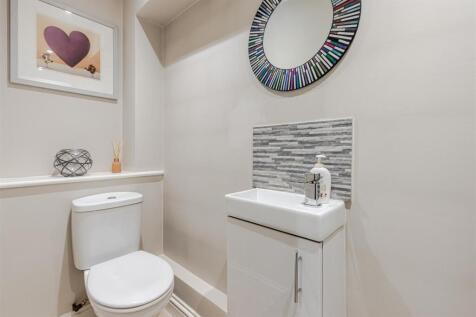 A23 - 7 Oakwood Close Dartmouth - 251117.jpg