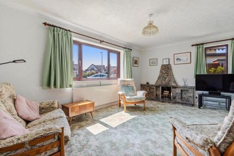 A14 - 10 Crestway Strete - 250424.jpg