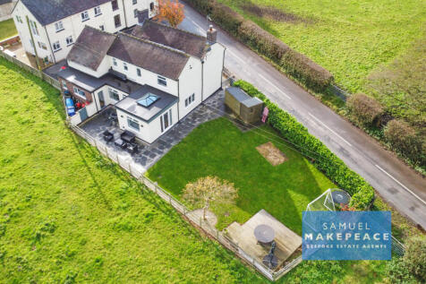 Four Bedroom Period Detached Property in Rural ar