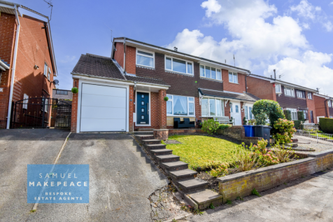 Four Bedroom Semi Detached Property with Integral