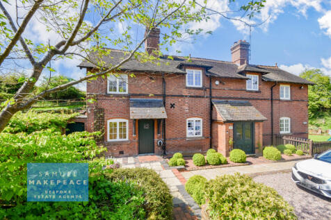 Four Bedroom Semi Detached Cottage with gorgeous 