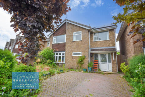 Four bedroom detached family home with three rece