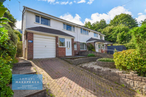 Three Bedroom Semi Detached Property with Drivewa