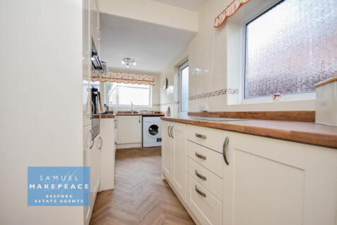 Three Bedroom Semi Detached Property with Large S