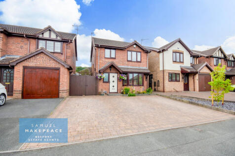 Three Bedroom Detached with Views Front &amp; Rear pl