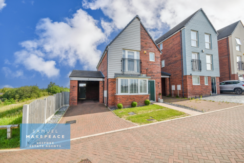 Three Bedroom Immaculately Presented Detached Pro
