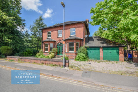 Seven Bedroom Detached Property in Highly Sought 