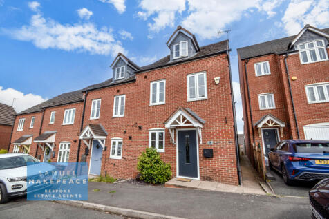 Three Bedroom Town House with Detached Garage and