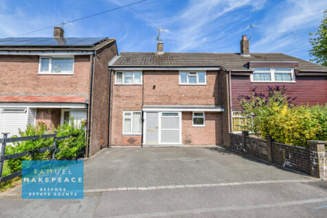Move in Ready Three Bedroom Town House with Upsta