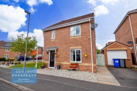 Three Bedroom Semi Detached with Detached Garage
