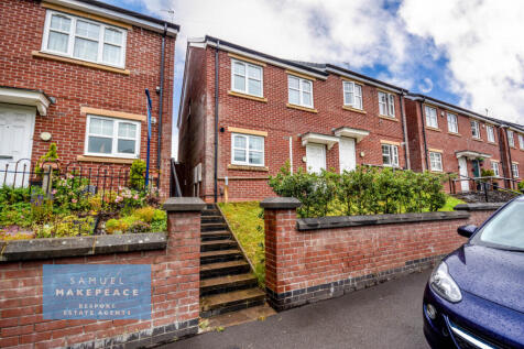 Three Bedroom Town House with Parking at Rear - N